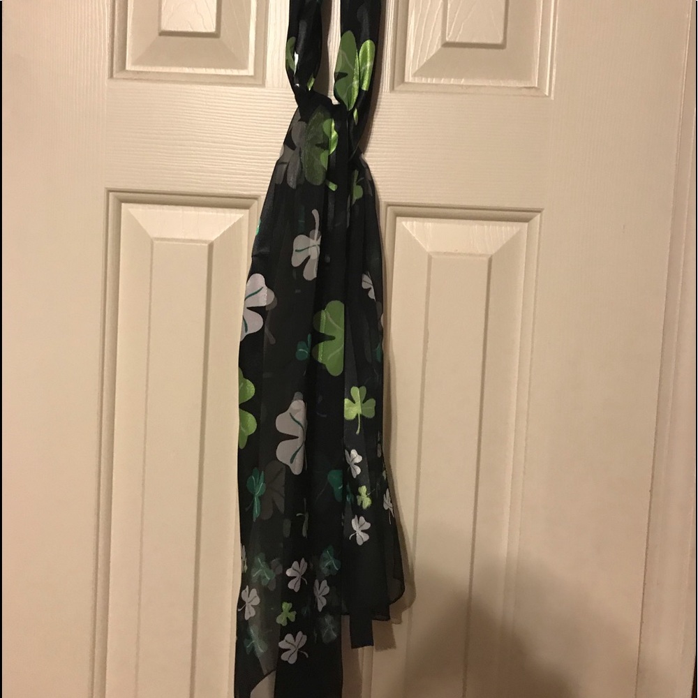 Shamrock scarf